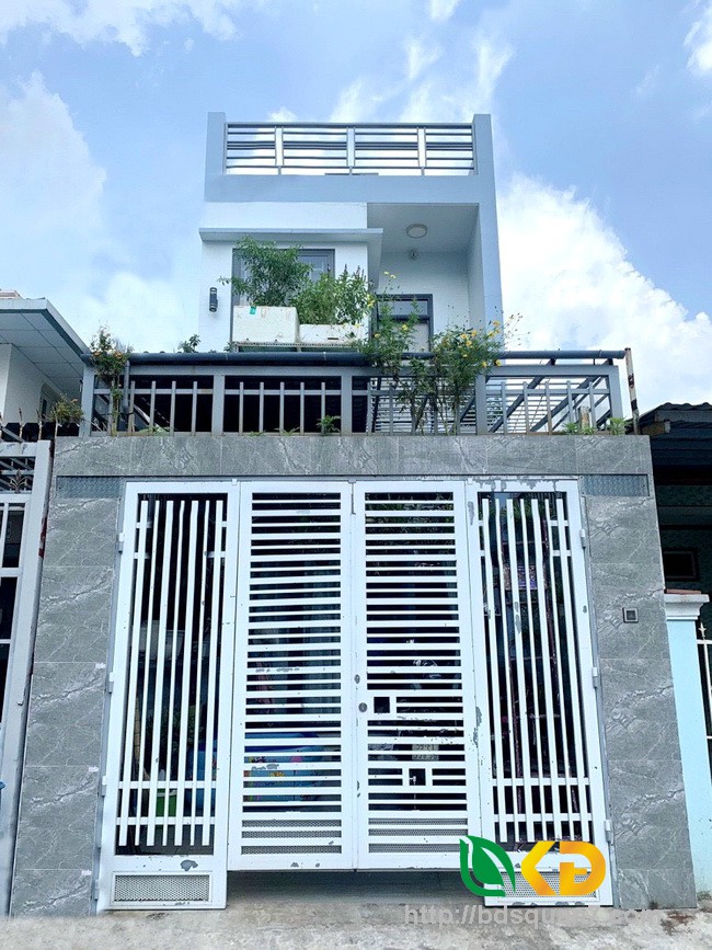 Bán nhà 1 lầu đường nhựa 6m đường Phú Thuận Quận 7